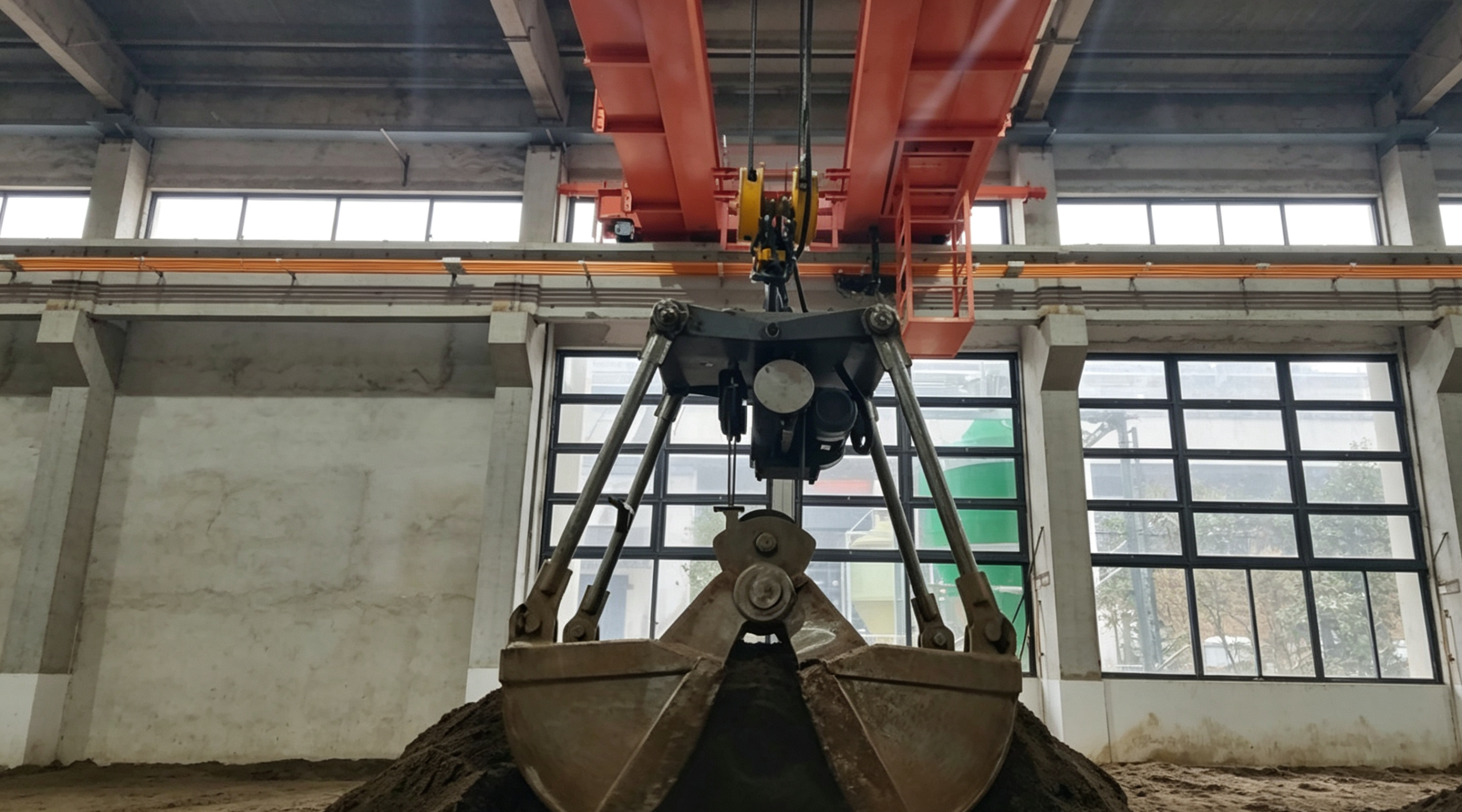 Grab Cranes2