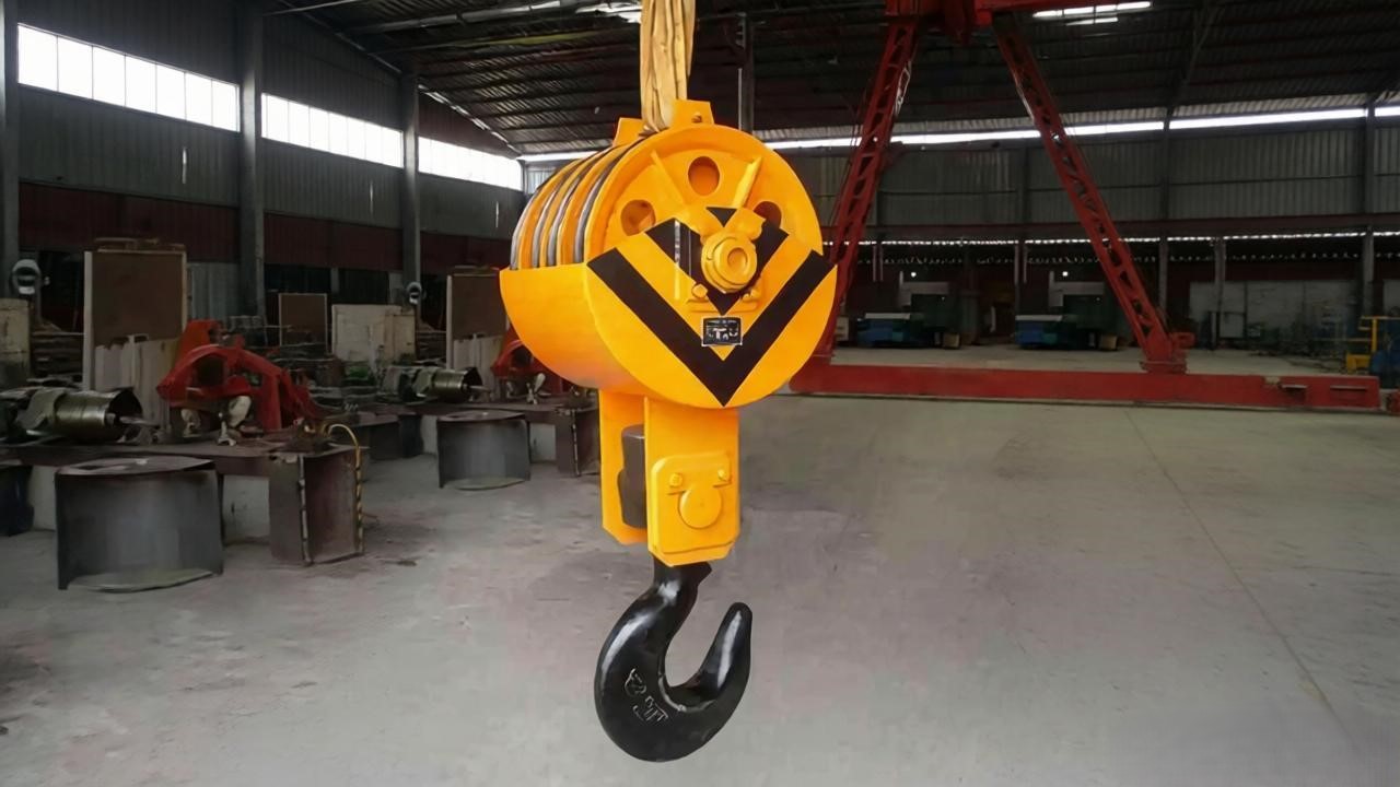 Hook and Lifting Attachments