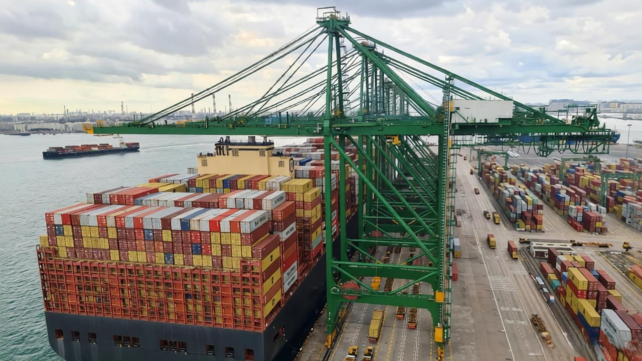 Ship-to-Shore Container Crane